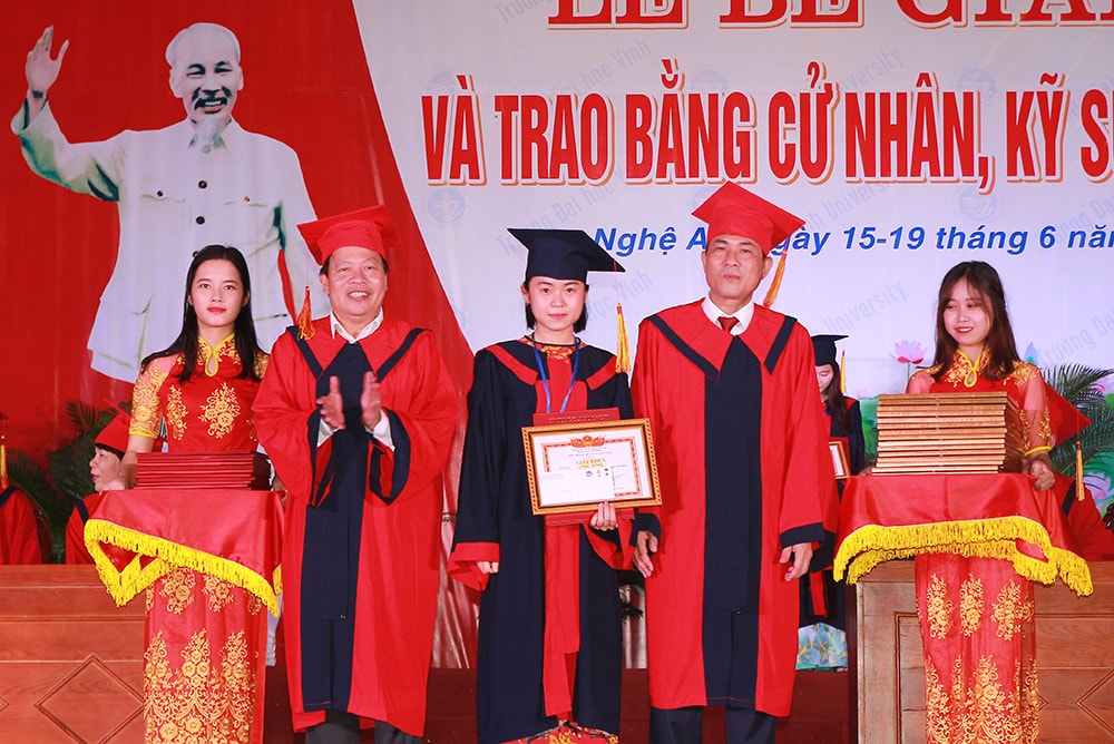 Cấp bằng